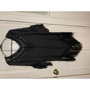 Black vneck 1/2 sleeve M shirt with tassels